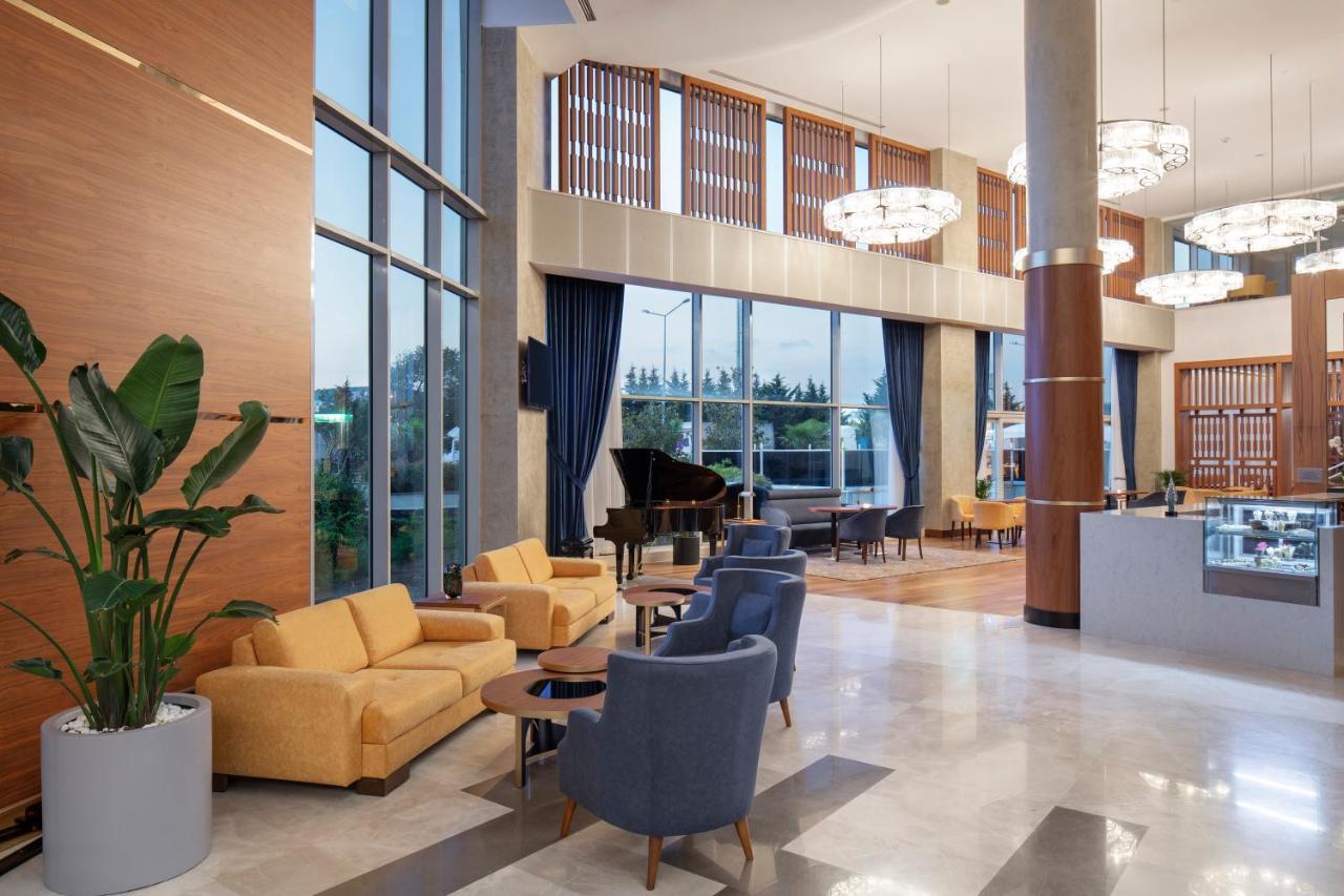 Doubletree By Hilton Istanbul Atasehir Hotel & Conference Centre Exterior foto