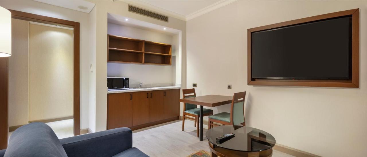 Doubletree By Hilton Istanbul Atasehir Hotel & Conference Centre Exterior foto