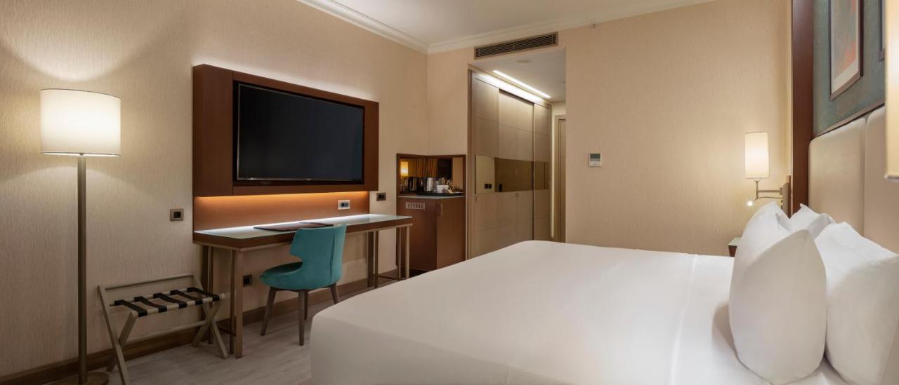 Doubletree By Hilton Istanbul Atasehir Hotel & Conference Centre Exterior foto
