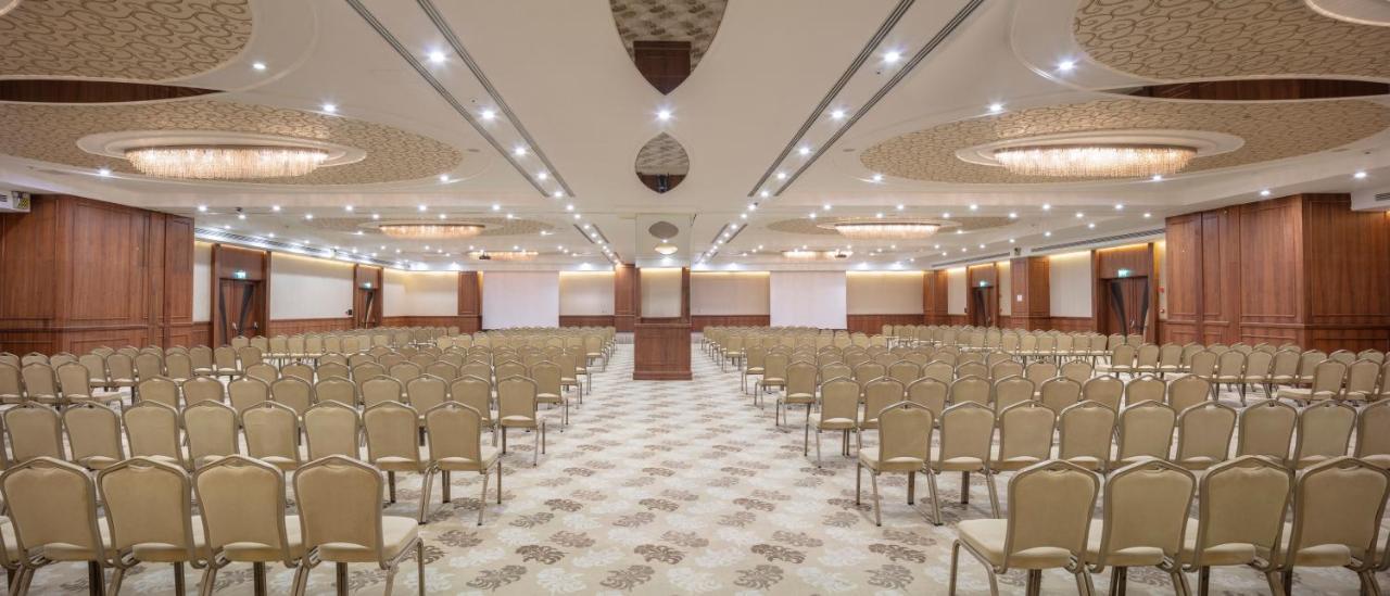 Doubletree By Hilton Istanbul Atasehir Hotel & Conference Centre Exterior foto