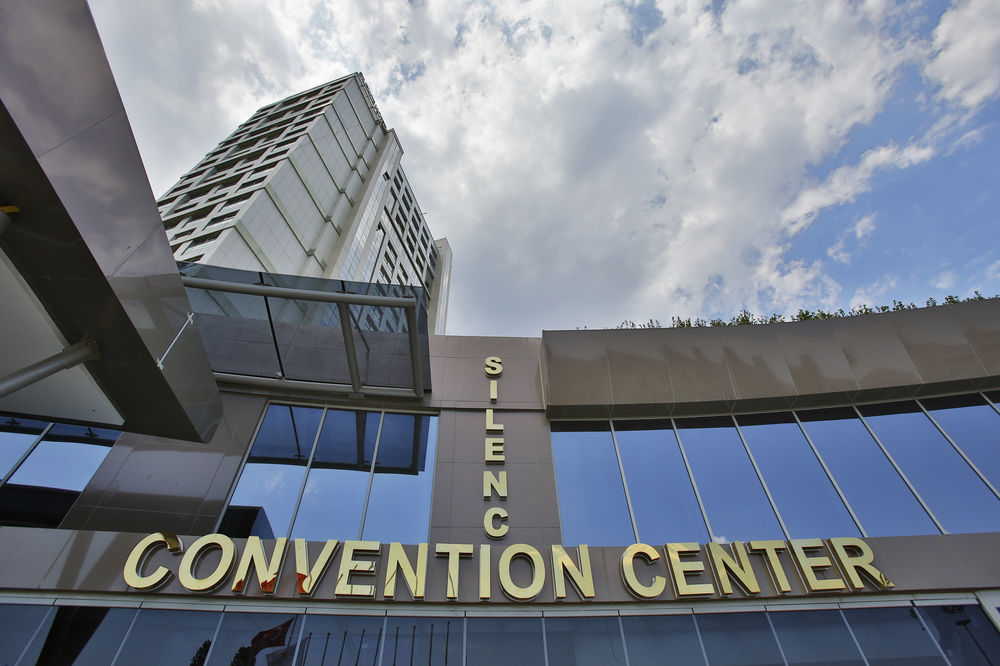 Doubletree By Hilton Istanbul Atasehir Hotel & Conference Centre Exterior foto