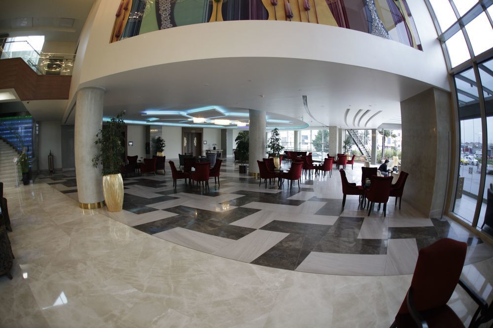 Doubletree By Hilton Istanbul Atasehir Hotel & Conference Centre Exterior foto